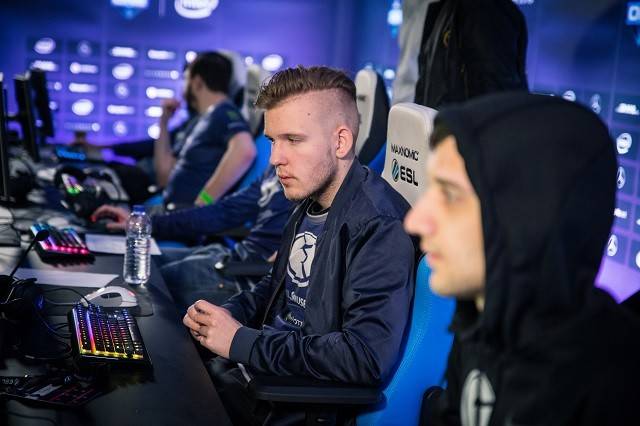 s1mple在晋级Major Stage 3后表示：“这是我们的最低目标”