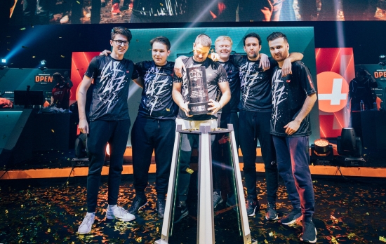 刚刚LSB官宣了原AD选手Envyy的离队，以及新AD选手Teddy的加入